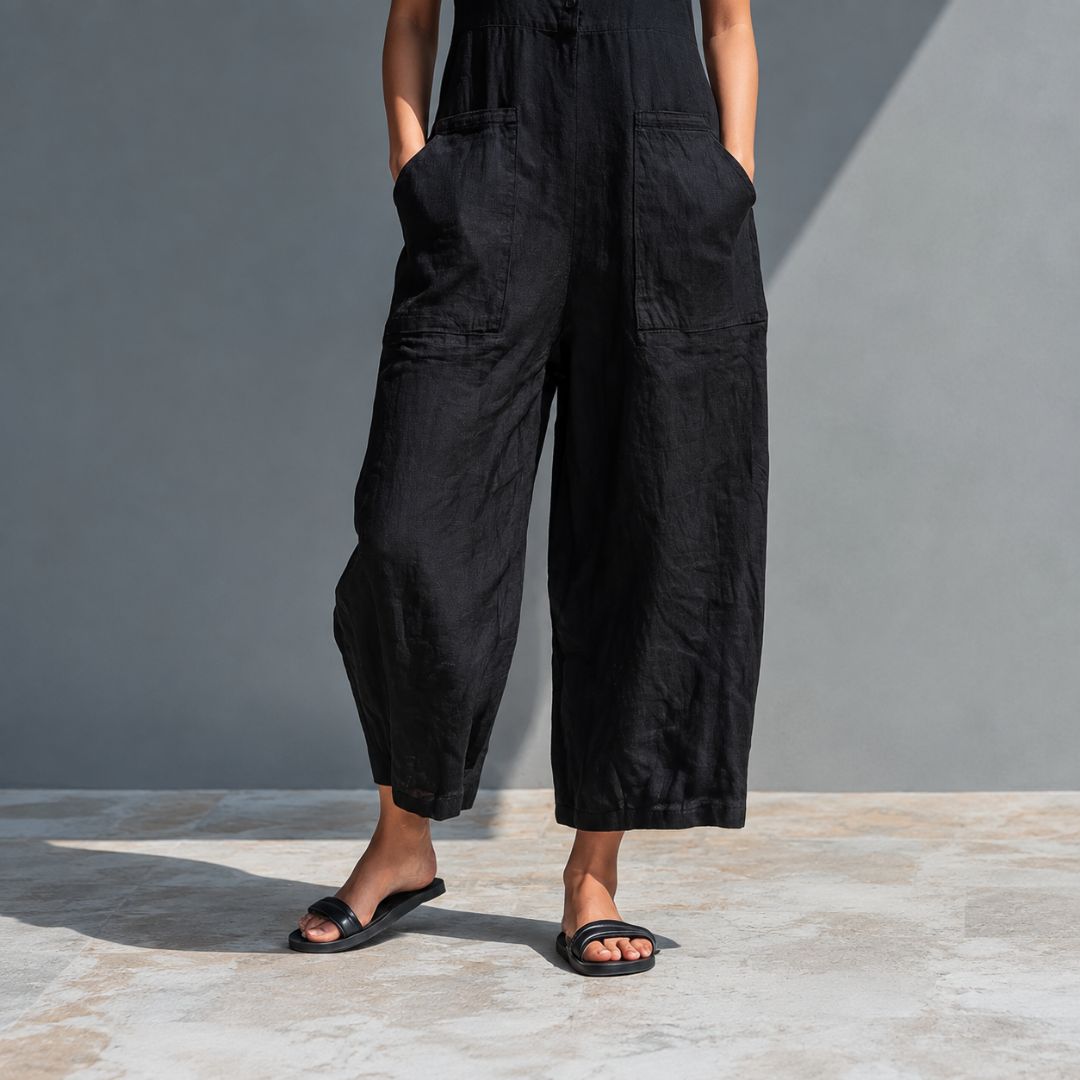 Riviera | Enterizo Negro Elegante con Botones y Corte Fluido